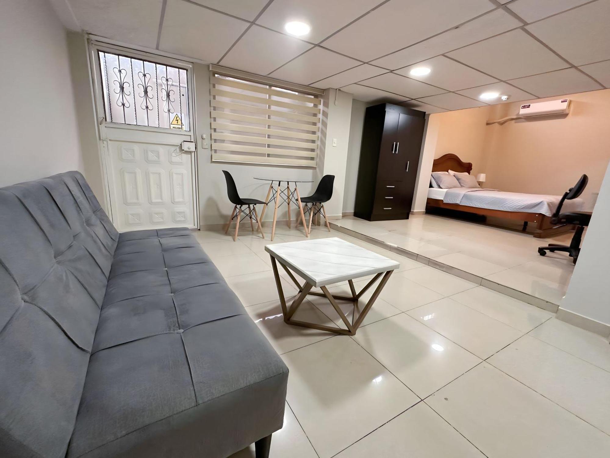 Hostal Posada Del Sol Guayaquil Exterior photo